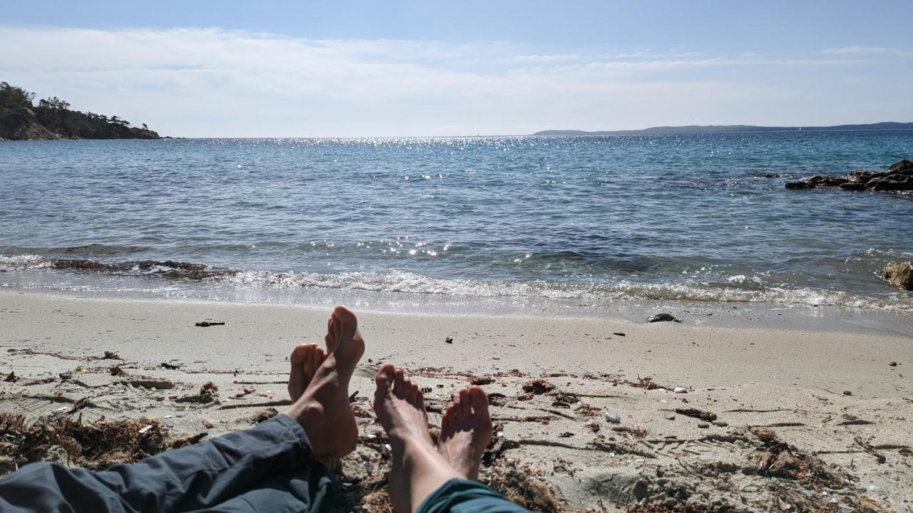 Studio Climatise Avec Coin Nuit 150M De La Plage Le Lavandou Exterior foto